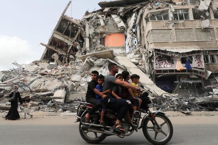 Both Israel and Hamas claim victory after truce, bringing prospect of peace into question