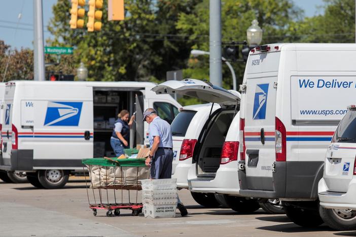 U.S. Postal Service gets boost to overhaul its finances and modernize