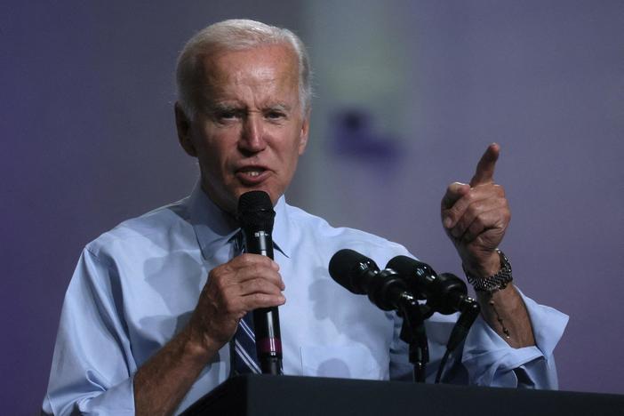 News Wrap: Biden set to step up attack on 'extremist' threats to democracy