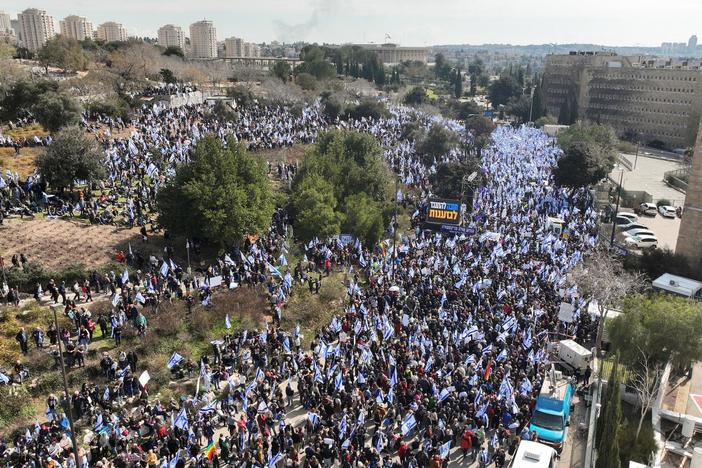 Thousands in Israel protest far-right government's plan to weaken nation's judiciary