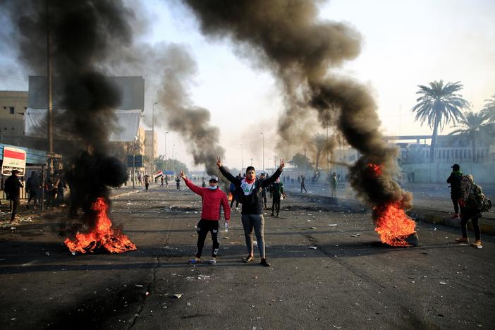 News Wrap: At least 3 dead, dozens injured in Baghdad protests