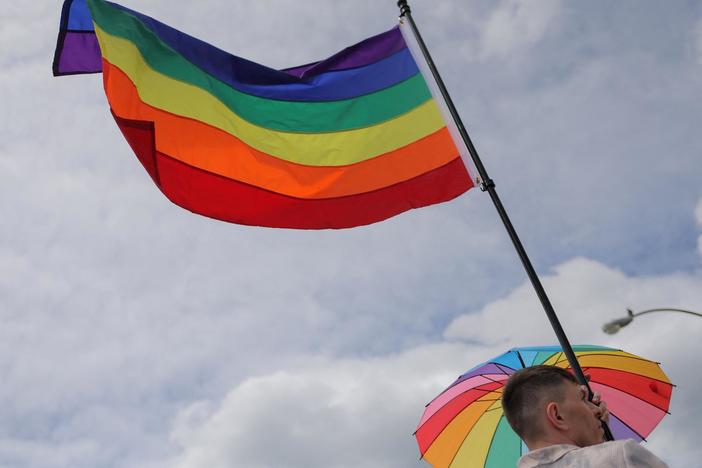 Study highlights why LGBTQ+ people may be at greater risk for cancer