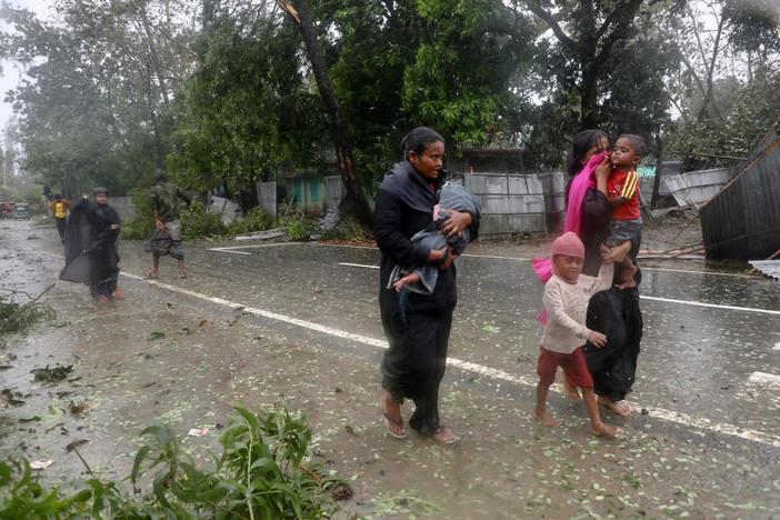 News Wrap: Tropical Cyclone Mocha batters Myanmar coast