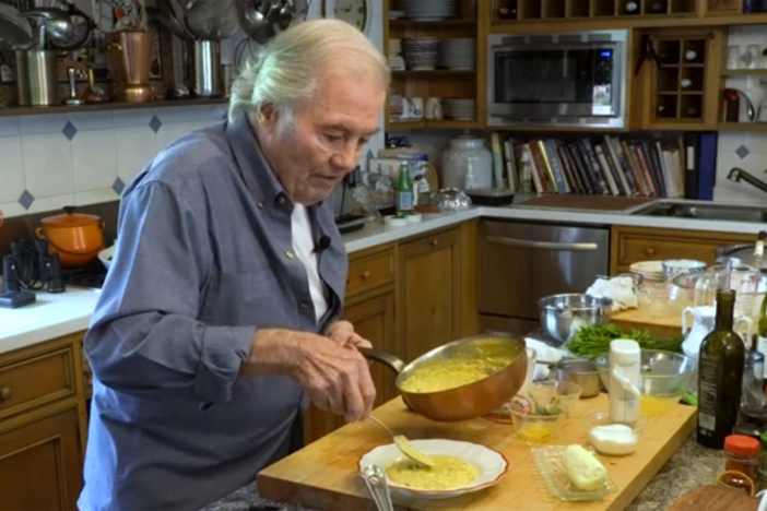 Jacques Pépin makes scrambled eggs "the classic way" for an elegant, simple dinner.