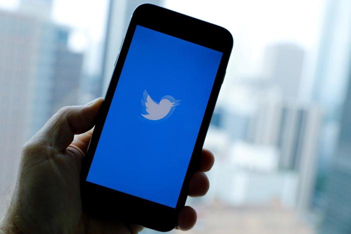 The confusion and risks surrounding Twitter's verified account changes
