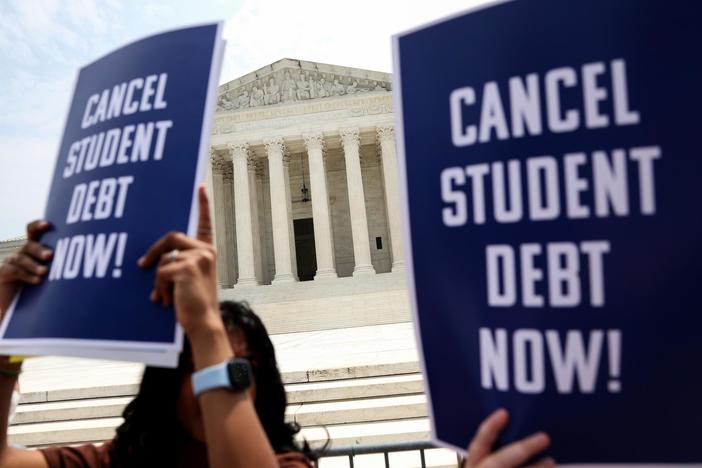 Biden pledges alternative plan after Supreme Court strikes down student debt relief