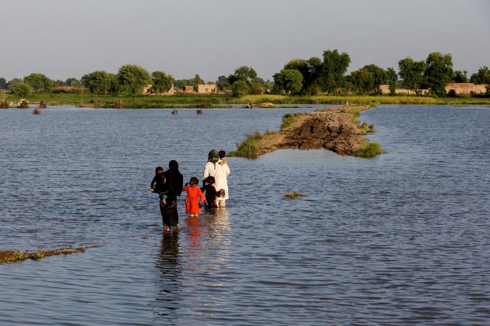 Millions of flood victims in Pakistan now at risk of waterborne disease