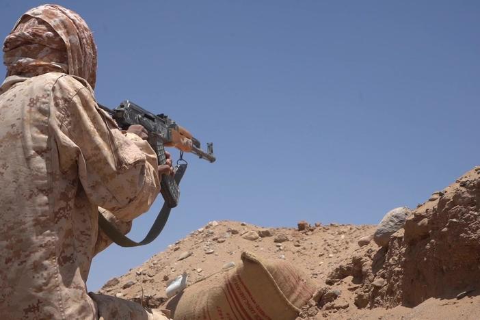 On the ground with Yemeni soldiers battling Iran-allied rebels