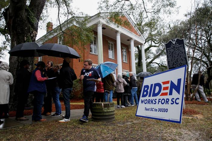 With Biden leading in South Carolina, candidates spread to Super Tuesday states