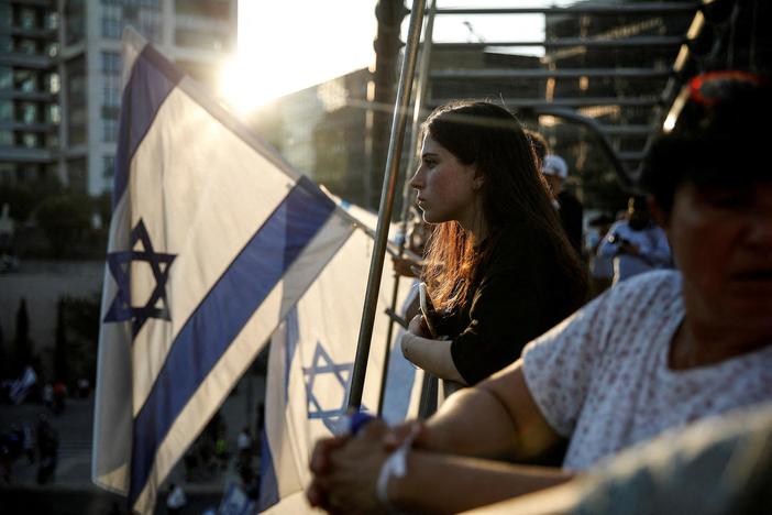 News Wrap: Widespread unrest in Israel on the eve of a defining moment