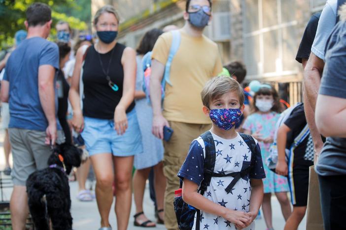 News Wrap: 1 million NYC kids return to school as de Blasio vows 'gold standard' of safety