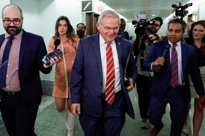 News Wrap: Federal prosecutors charge Sen. Menendez with acting as foreign agent of Egypt