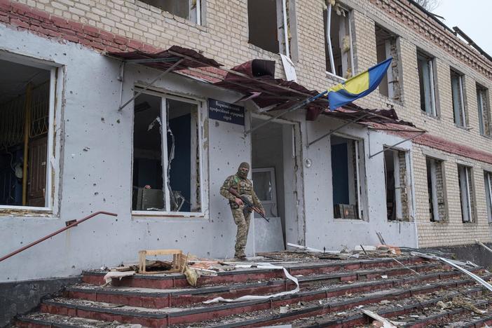Resilient Ukrainians maintain resistance against unabating Russian onslaught
