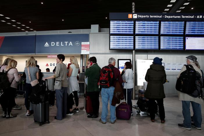 News Wrap: Delta reduces flights by 40 percent amid falling travel demand