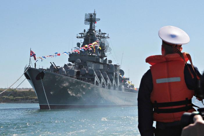 News Wrap: Russian warship 'Moskva' sinks in the Black Sea after explosion