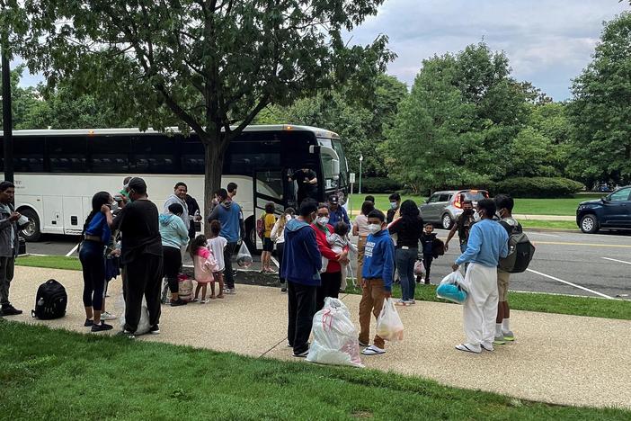D.C. mayor declares emergency as Republican governors send migrant buses to Washington