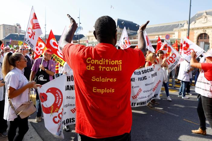 News Wrap: Workers on strike in France demand pay hike to keep up with inflation
