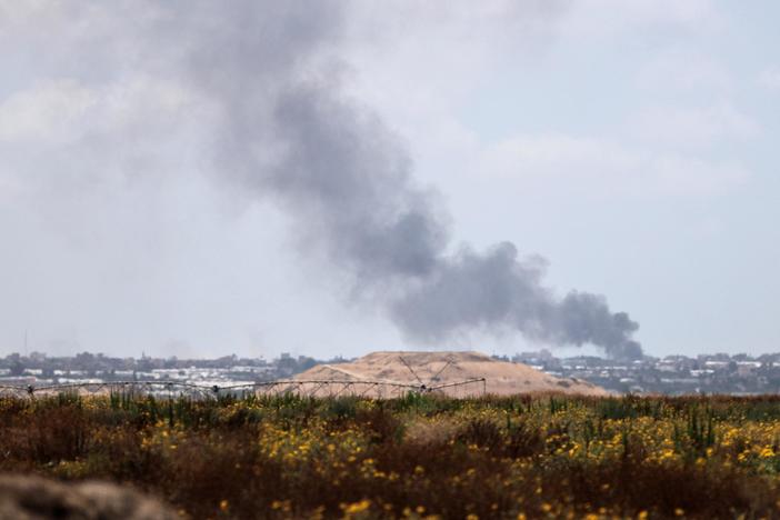 News Wrap: New Israeli attacks reportedly kill more than 40 Palestinians across Gaza