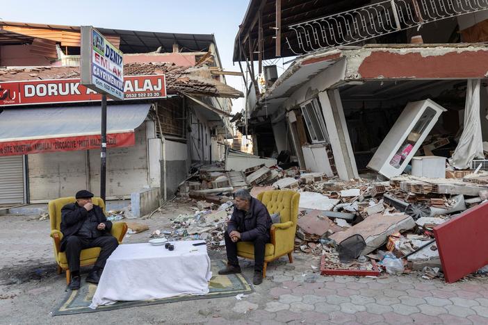 News Wrap: New earthquake shakes Turkey-Syria border region