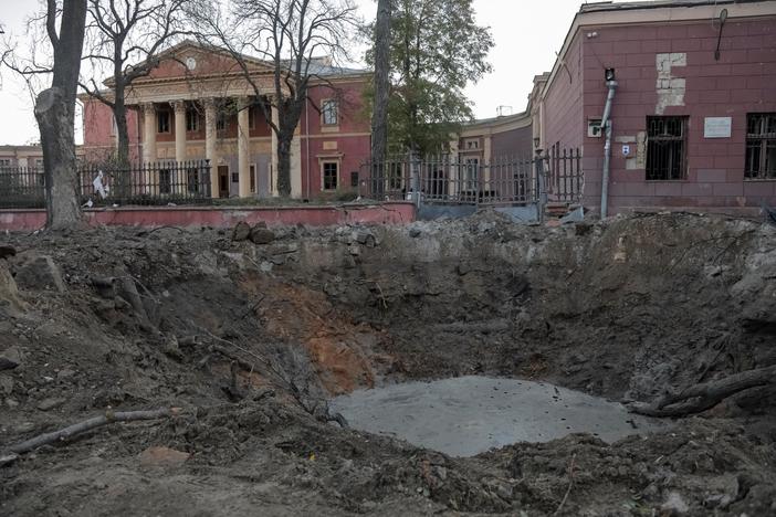 News Wrap: Historic Odesa art museum damaged by Russian strikes