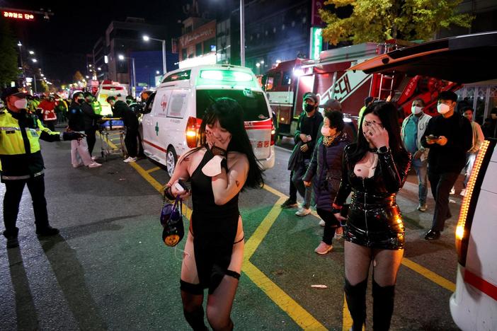 News Wrap: Hundreds killed and injured in Seoul stampede