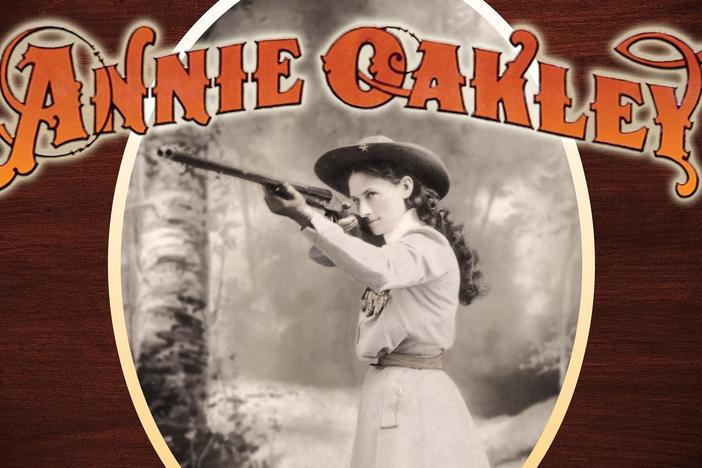 Annie Oakley ganó fama y fortuna como la pequeña dama que nunca fallaba un tiro.