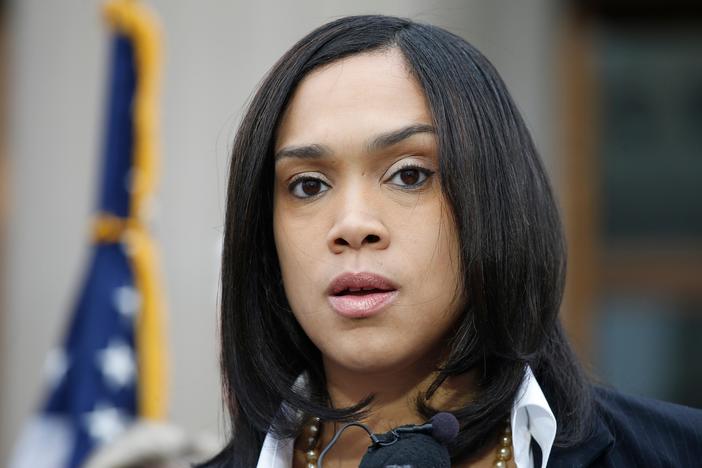 Prosecutor urges calm after police charged in Freddie Gray’s death