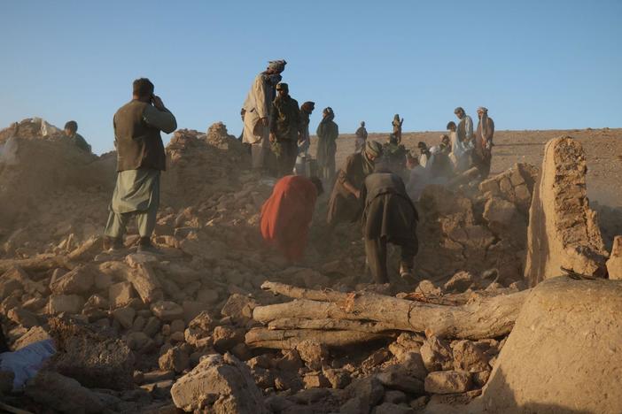 News Wrap: Deadly earthquakes strike villages in western Afghanistan