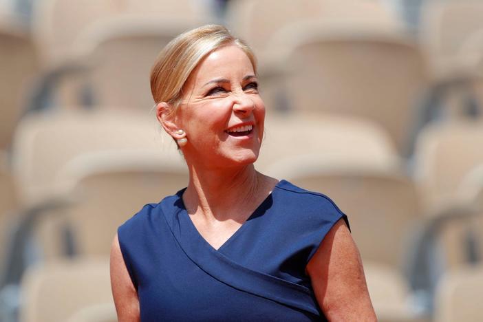 Sister's death from ovarian cancer led to early detection for tennis legend Chris Evert
