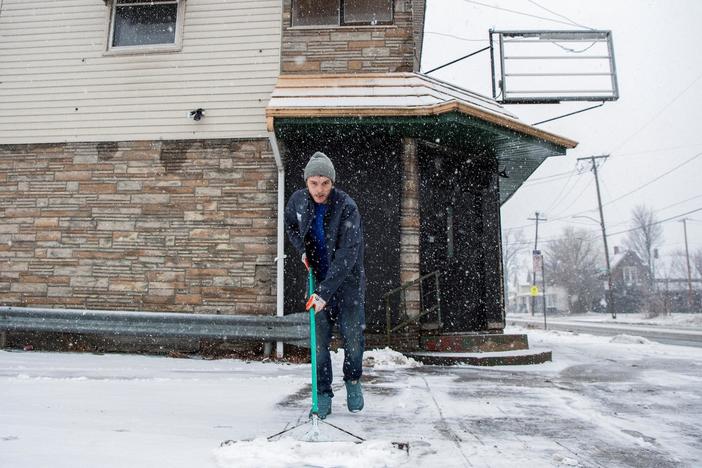 Across the U.S., a sprawling winter storm brings snow, ice and tornadoes