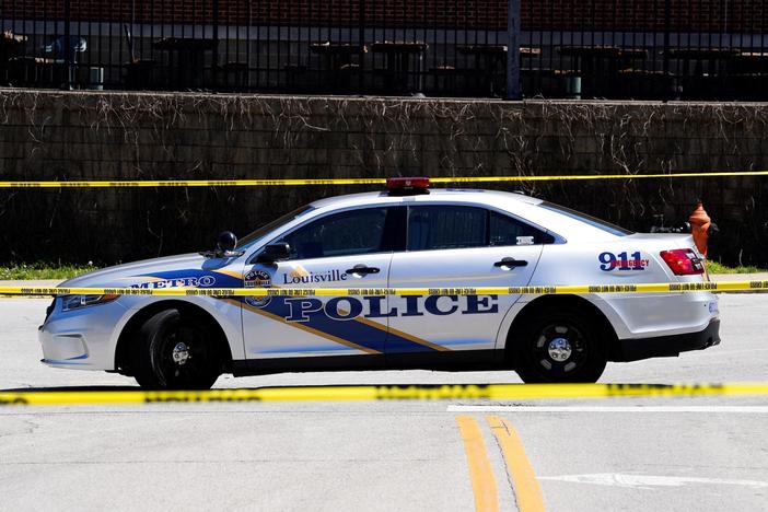 Gunman who killed four at Louisville bank was an employee there, police say