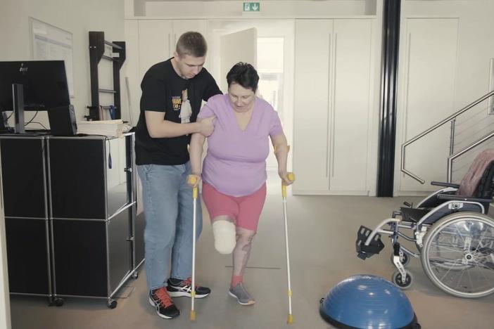 Ukrainian nonprofit helps amputees get artificial limbs