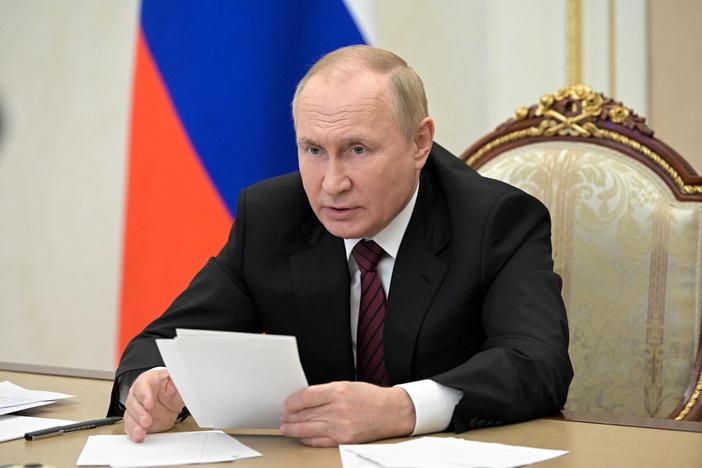 News Wrap: Putin pushes to boost production of weapons and supplies for Ukraine invasion