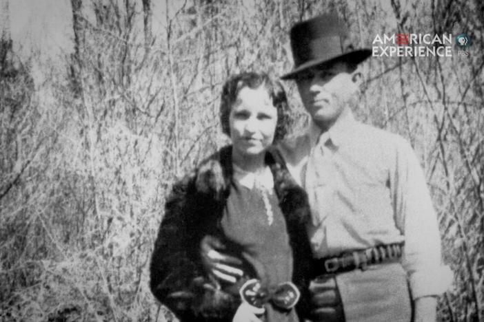 By 1932 Bonnie and Clyde were reunited and were living a life of crime. Premieres 1/19.