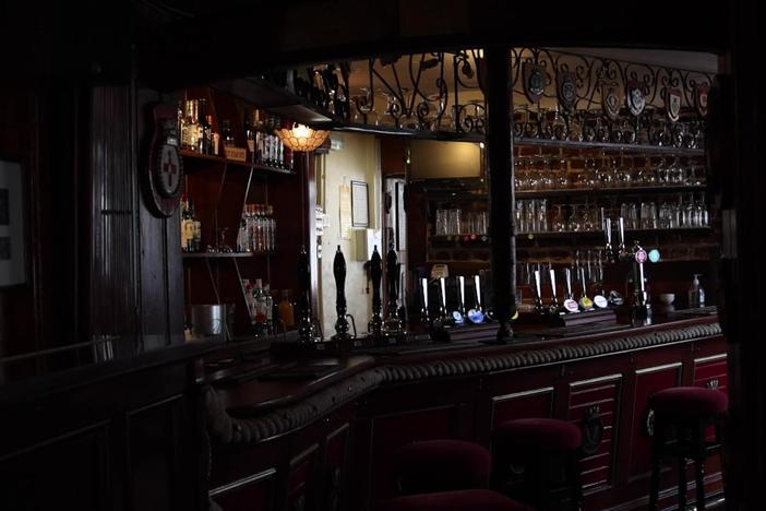 British pubs struggle to survive as drinkers stay home