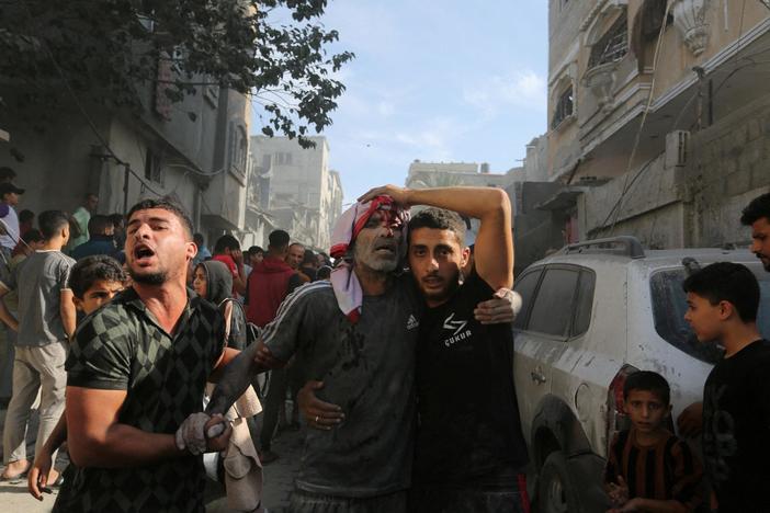 Military experts weigh in on Israel's tactics in Gaza airstrikes and ground invasion