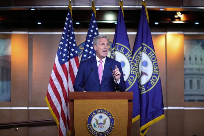 News Wrap: House Democrats shelve FISA bill after Trump’s veto threat