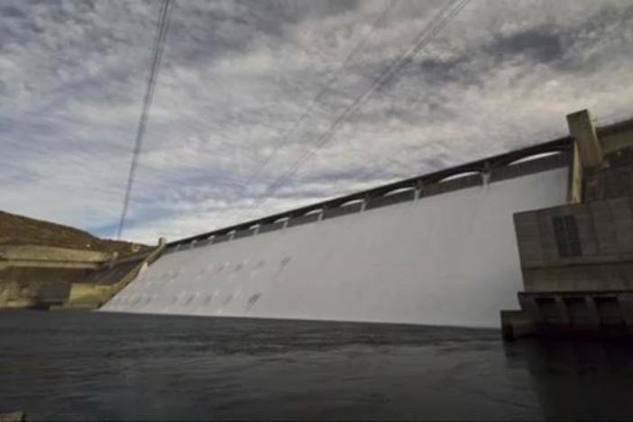 This 15-second time-lapse video shows the Grand Coulee Dam's spillway closing.