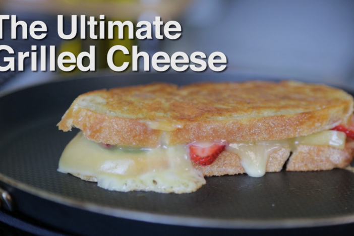 Adding fruit to your grilled cheese will take it to a whole new level.