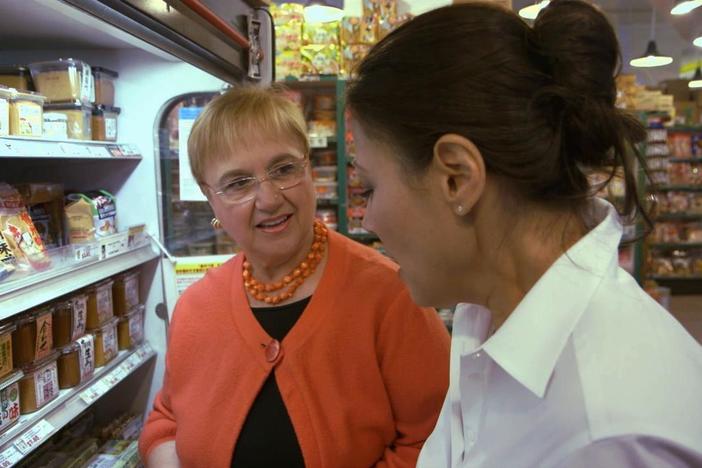  Ann Curry, shows Lidia Bastianich around the Sunrise Mart in Manhattan.