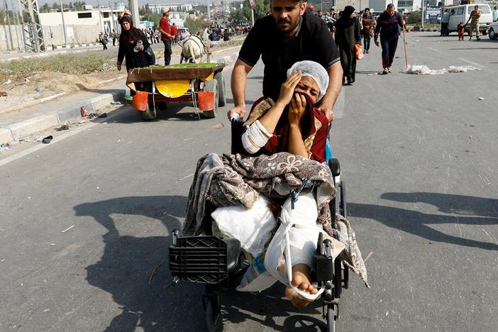 Civilians in crossfire as Israeli forces and Hamas battle around Gaza’s main hospital