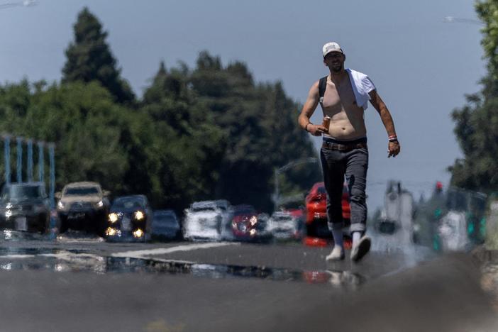 News Wrap: Extreme heat stretches from California to the Deep South