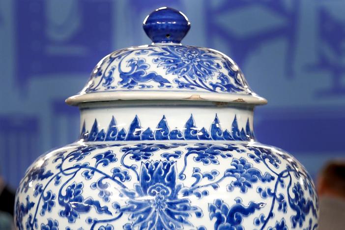 Appraisal: Late-17th-Century Chinese Porcelain Jars, from Boise Hour 1.