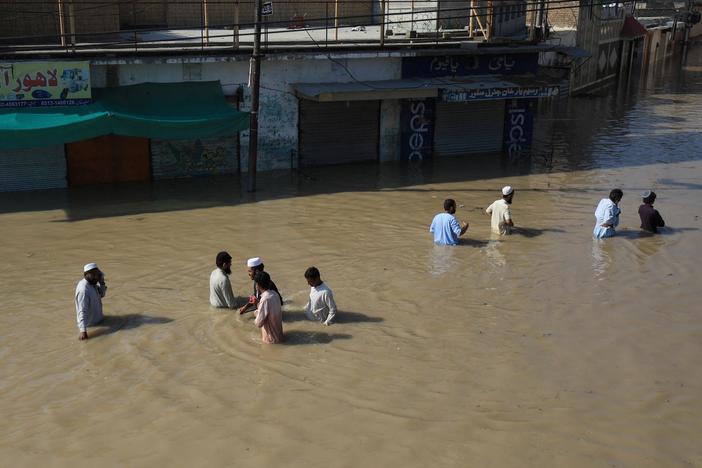 Death toll in Pakistan passes 1,110 as monsoon floods reach historic levels