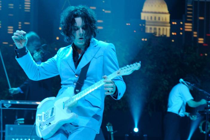 Jack White plays "Blunderbuss" on ACL.