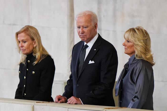 News Wrap: Bidens pay their respects to Queen Elizabeth II in London