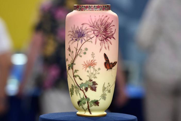 Appraisal: Thomas Webb & Sons Burmese Glass Vase, from Spokane, Hour 1.
