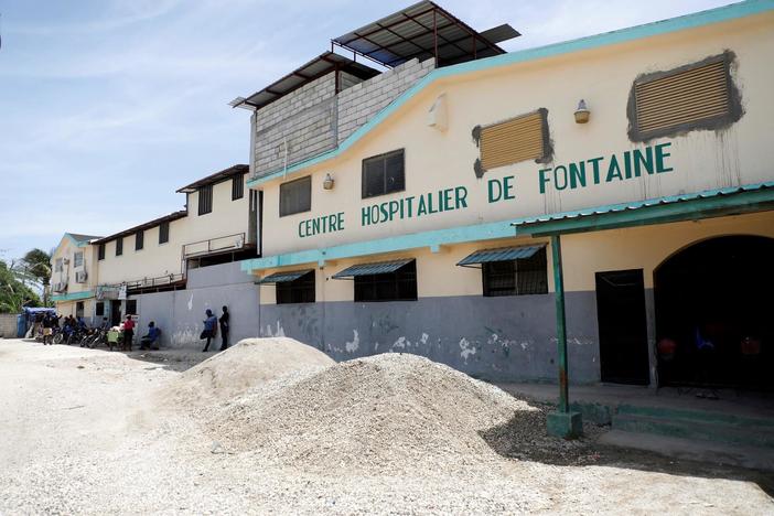 News Wrap: Armed gang in Haiti takes hundreds hostage at hospital