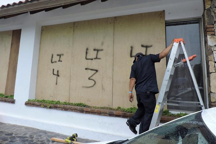 News Wrap: California, Mexico feel effects of Hurricane Hilary