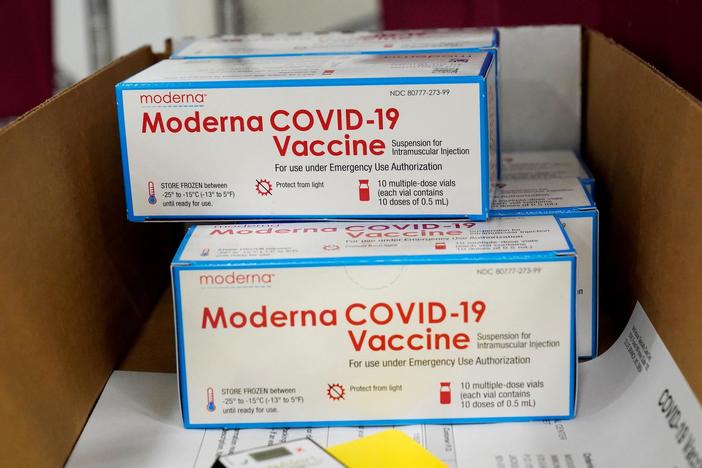 News Wrap: FDA gives full approval for Moderna's COVID-19 vaccine